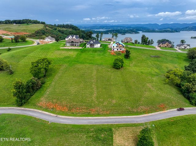 2447 Starboard Crest Rd, Morristown, TN 37814