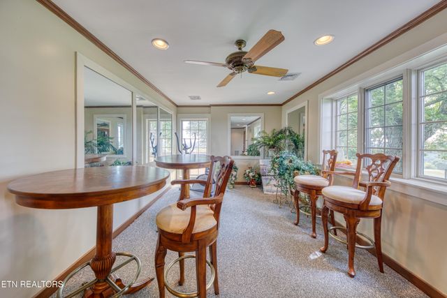 2447 Starboard Crest Rd, Morristown, TN 37814