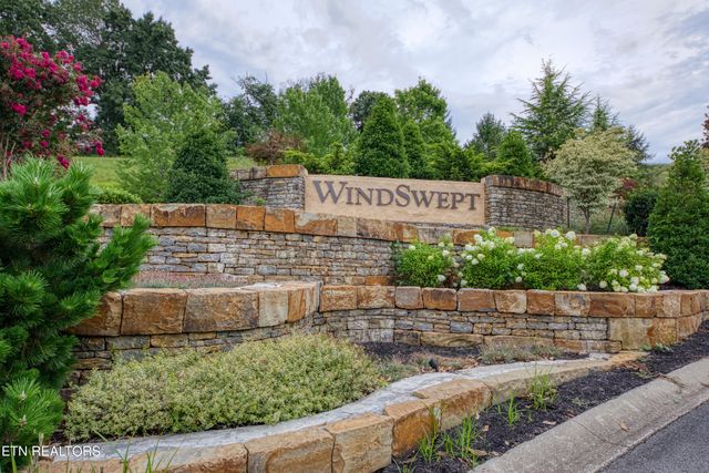 2447 Starboard Crest Rd, Morristown, TN 37814