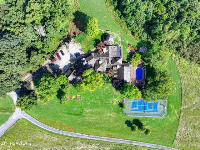 2447 Starboard Crest Rd, Morristown, TN 37814