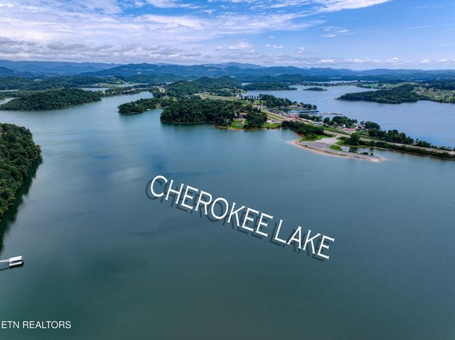 2447 Starboard Crest Rd, Morristown, TN 37814