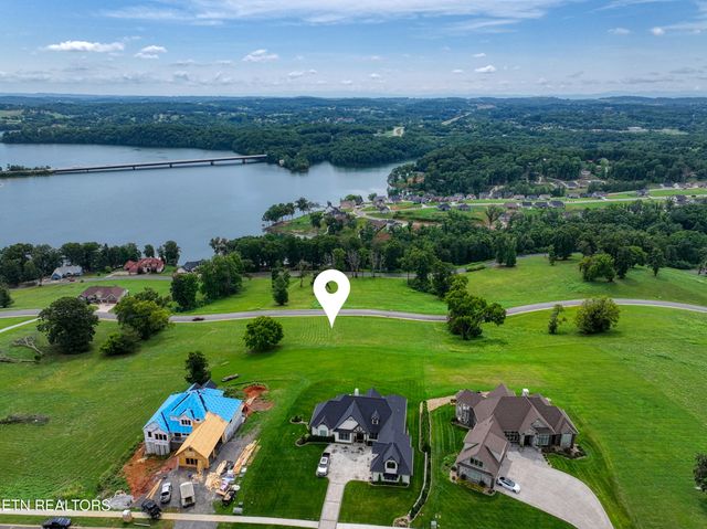 2447 Starboard Crest Rd, Morristown, TN 37814