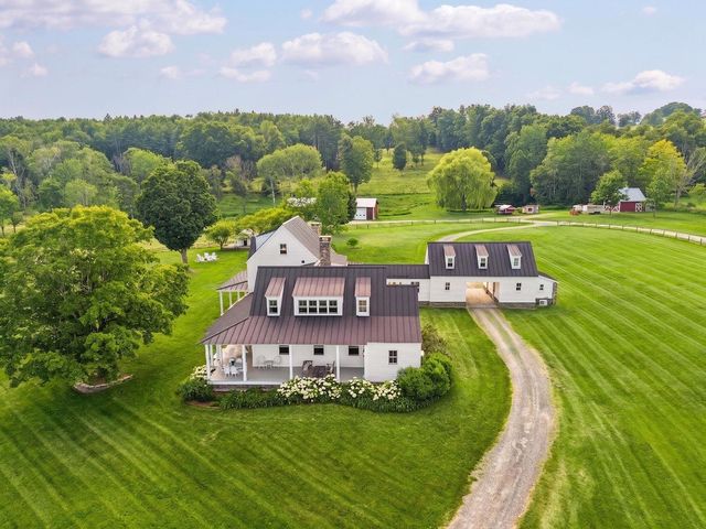 83 Town Farm Hill Road, Hartland, VT 05048