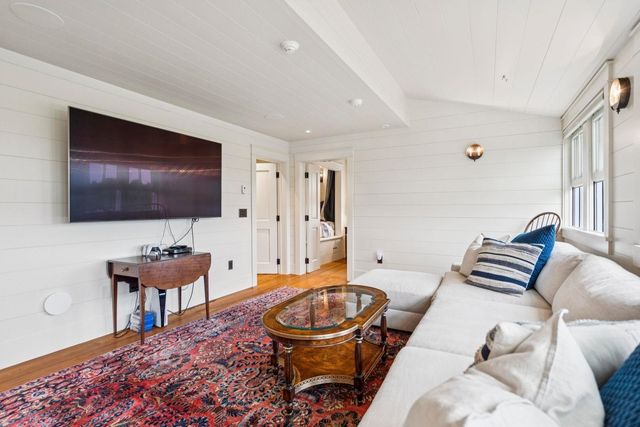 83 Town Farm Hill Road, Hartland, VT 05048