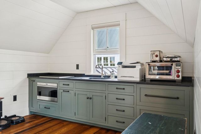 83 Town Farm Hill Road, Hartland, VT 05048