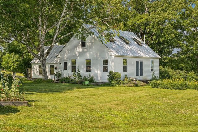 83 Town Farm Hill Road, Hartland, VT 05048