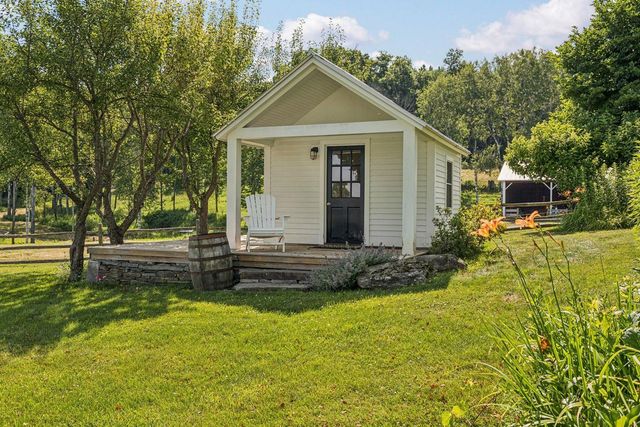 83 Town Farm Hill Road, Hartland, VT 05048