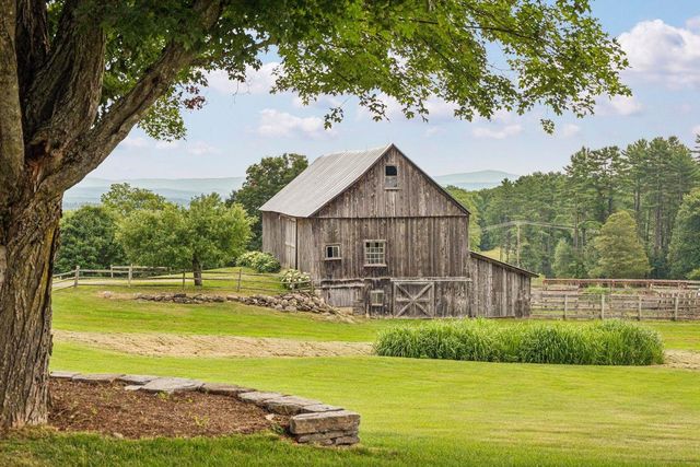 83 Town Farm Hill Road, Hartland, VT 05048