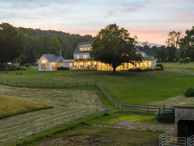 83 Town Farm Hill Road, Hartland, VT 05048
