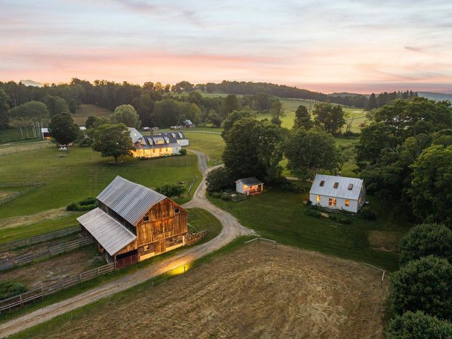 83 Town Farm Hill Road, Hartland, VT 05048