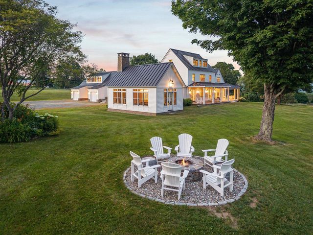 83 Town Farm Hill Road, Hartland, VT 05048