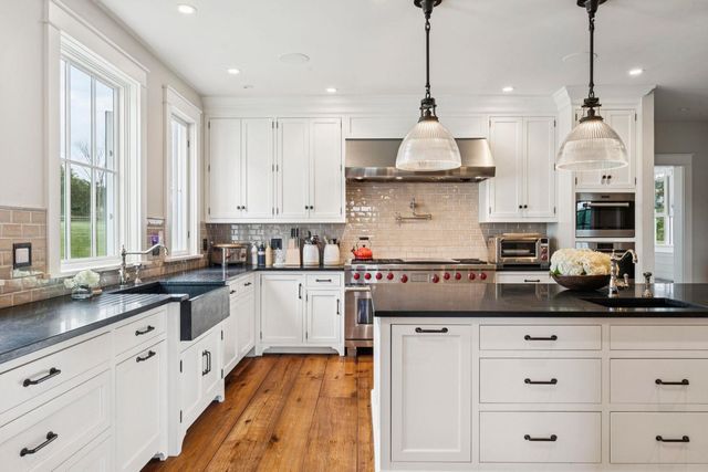 83 Town Farm Hill Road, Hartland, VT 05048