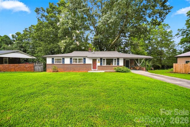 1920 30th Street NE, Hickory, NC 28601