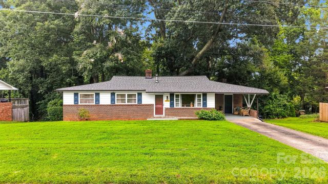 1920 30th Street NE, Hickory, NC 28601
