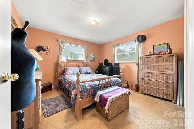 1920 30th Street NE, Hickory, NC 28601