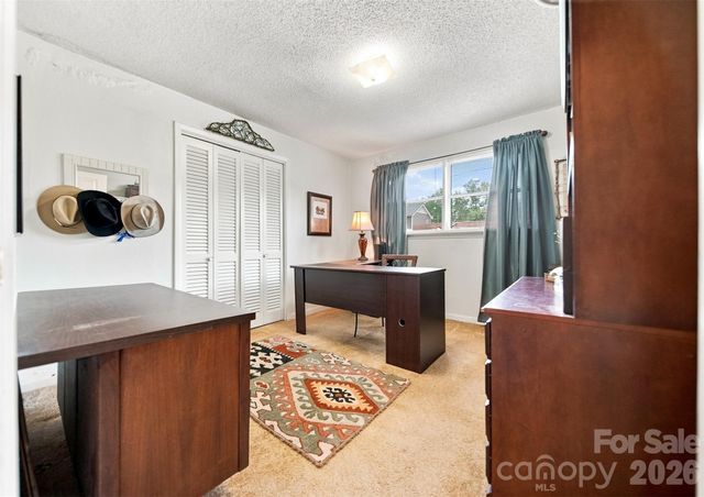 1920 30th Street NE, Hickory, NC 28601