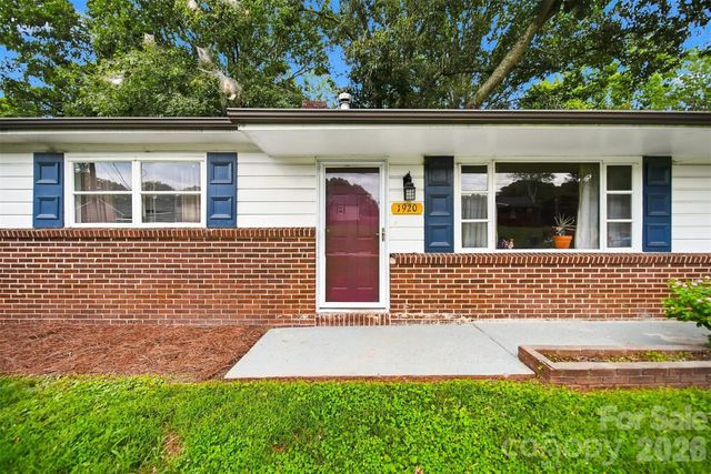 1920 30th Street NE, Hickory, NC 28601
