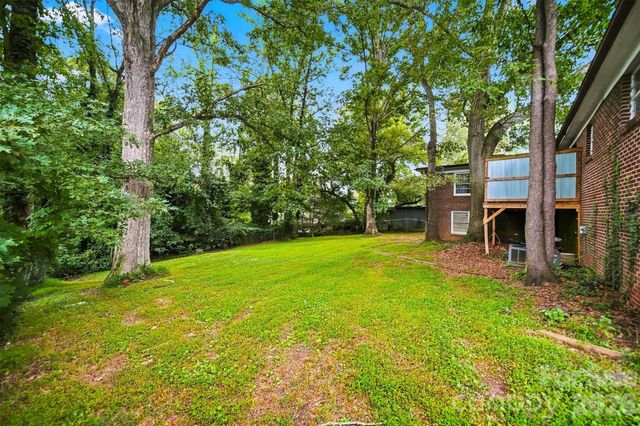 1920 30th Street NE, Hickory, NC 28601