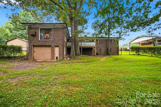 1920 30th Street NE, Hickory, NC 28601