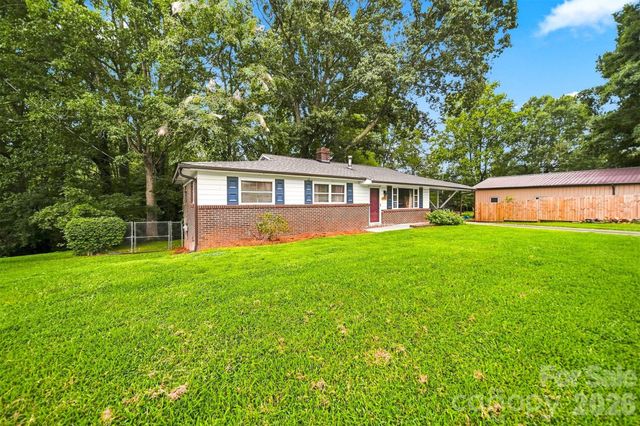 1920 30th Street NE, Hickory, NC 28601