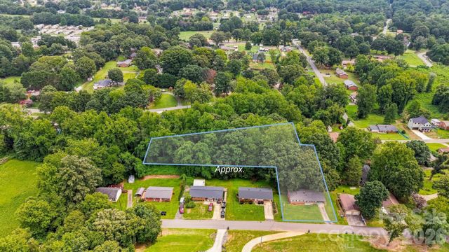 1920 30th Street NE, Hickory, NC 28601