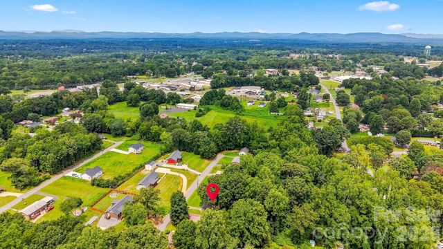 1920 30th Street NE, Hickory, NC 28601