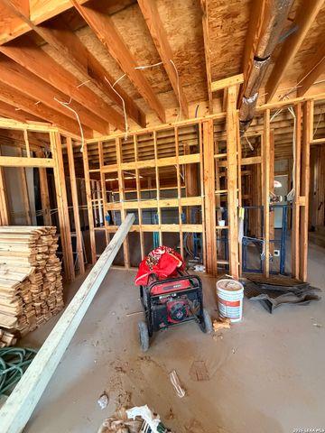 328 primrose, Poteet, TX 78065