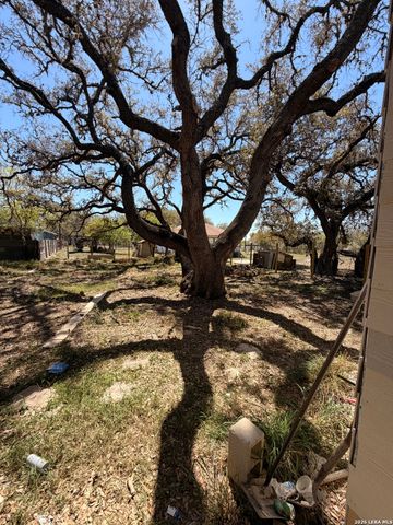 328 primrose, Poteet, TX 78065