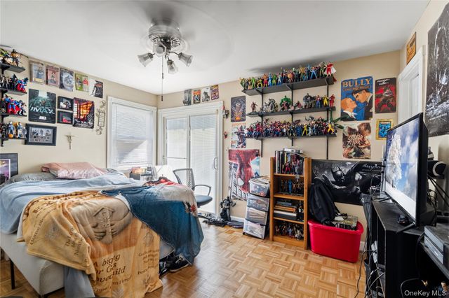 1093 Oakneck Road, Bay Shore, NY 11706