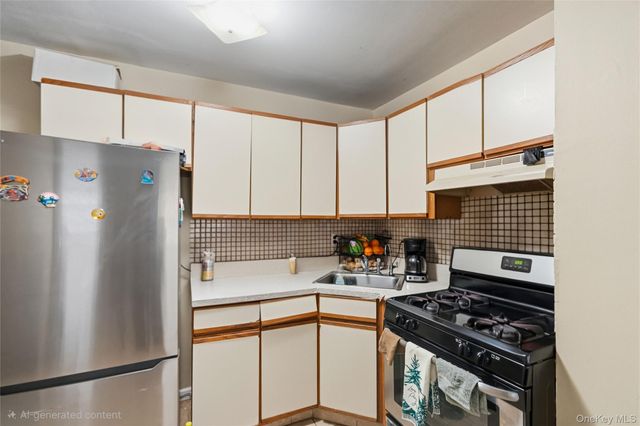 1093 Oakneck Road, Bay Shore, NY 11706