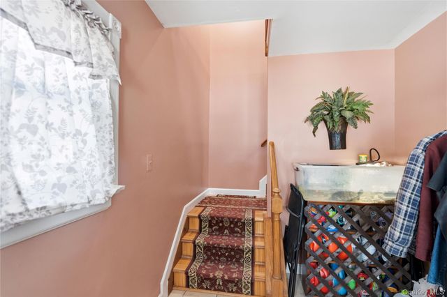 1093 Oakneck Road, Bay Shore, NY 11706