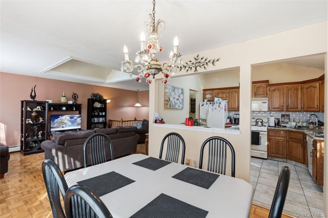 1093 Oakneck Road, Bay Shore, NY 11706