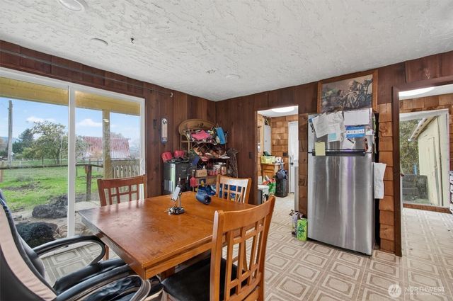 340 E Sunny Sands Road, Cathlamet, WA 98612