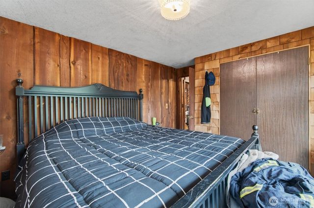 340 E Sunny Sands Road, Cathlamet, WA 98612