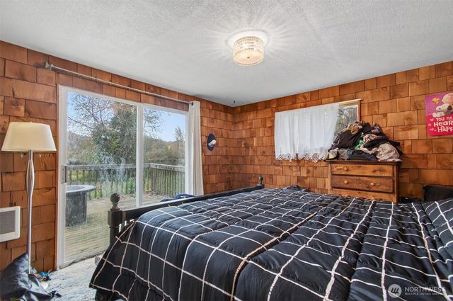 340 E Sunny Sands Road, Cathlamet, WA 98612