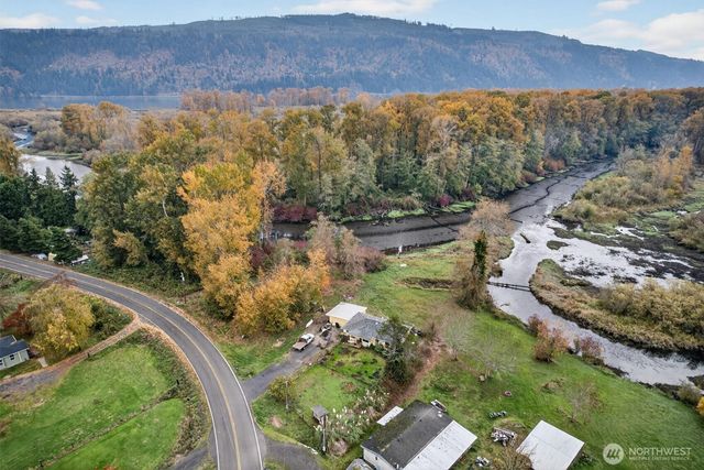 340 E Sunny Sands Road, Cathlamet, WA 98612