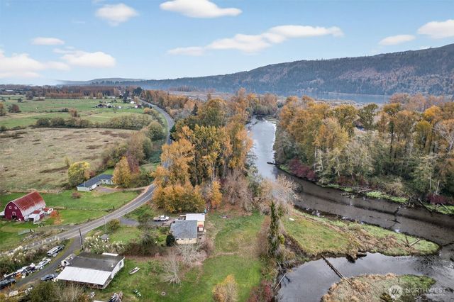 340 E Sunny Sands Road, Cathlamet, WA 98612