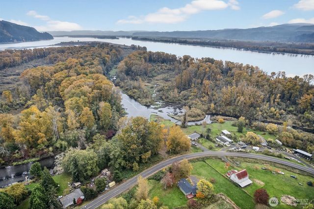 340 E Sunny Sands Road, Cathlamet, WA 98612