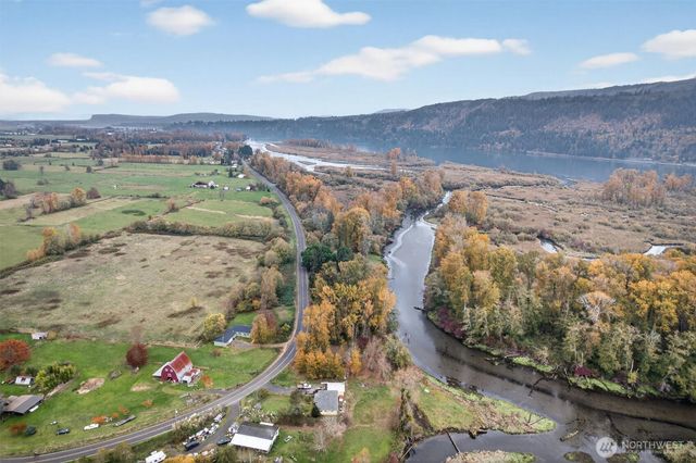 340 E Sunny Sands Road, Cathlamet, WA 98612