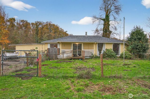 340 E Sunny Sands Road, Cathlamet, WA 98612