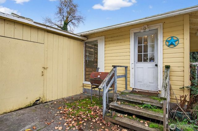 340 E Sunny Sands Road, Cathlamet, WA 98612