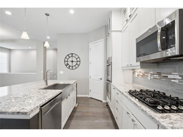 2350 Lassen Ln, Castle Rock, CO 80109