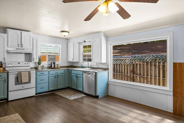 405 NW Dimmick Street, Grants Pass, OR 97526