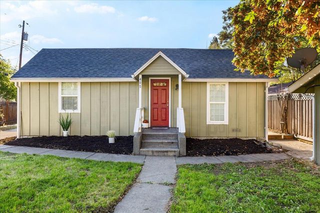 405 NW Dimmick Street, Grants Pass, OR 97526