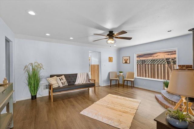 405 NW Dimmick Street, Grants Pass, OR 97526