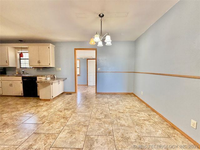 17160 N Briggs Flat Road, Tahlequah, OK 74464