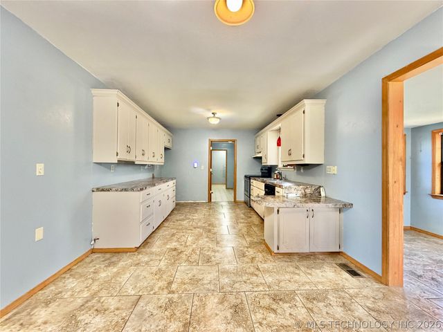 17160 N Briggs Flat Road, Tahlequah, OK 74464