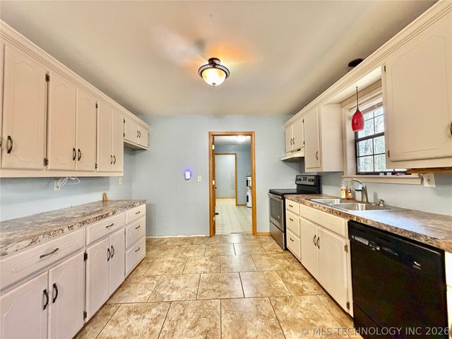 17160 N Briggs Flat Road, Tahlequah, OK 74464