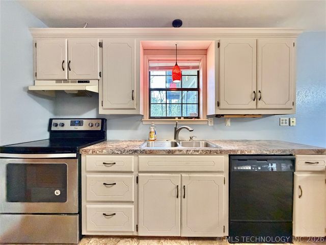 17160 N Briggs Flat Road, Tahlequah, OK 74464