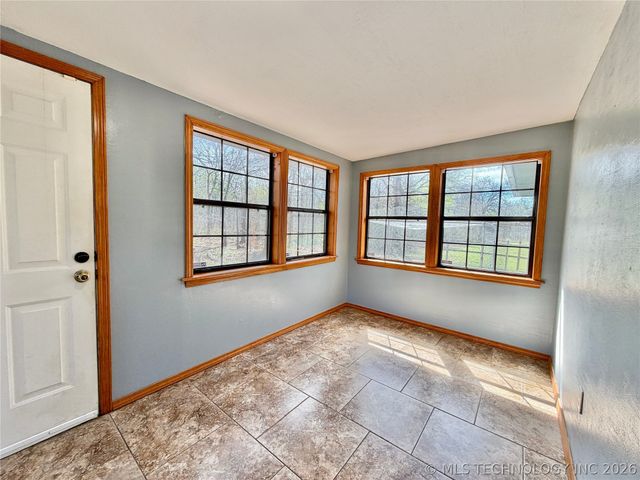 17160 N Briggs Flat Road, Tahlequah, OK 74464